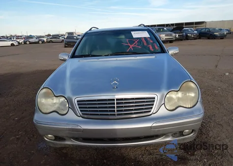 2002 Mercedes-Benz C 320 z USA, uszkodzony, nr VIN WDBRH64J42F134823